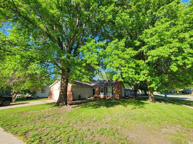 Building Photo - 3514 SW Kiowa St
