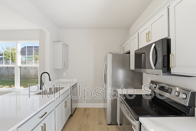 Building Photo - 107 Virginia Ave