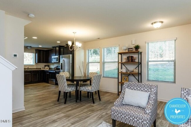 Building Photo - 11 Belhaven Dr