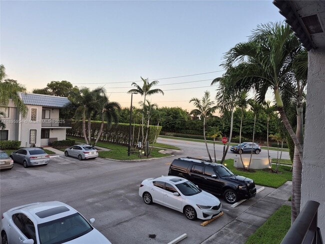 Building Photo - 16581 Blatt Blvd