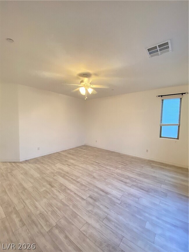 Building Photo - 3176 Fern Nook Ave