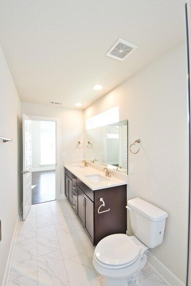 Building Photo - 2020 Cleese Dr