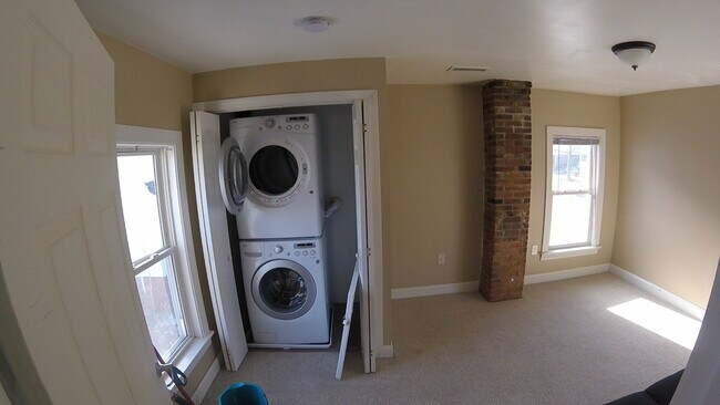 Building Photo - 52 Salem Street