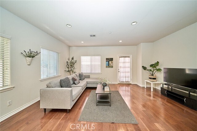 Building Photo - 1018 La Cadena Ave