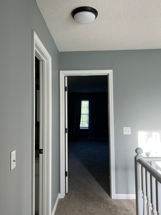 Building Photo - Available NOW  - 117 N. Springview