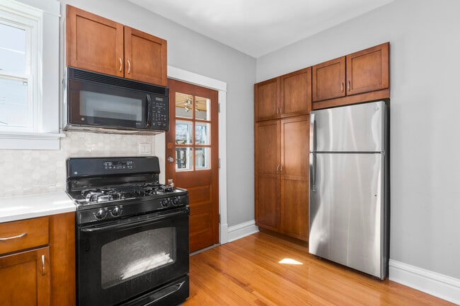 Building Photo - 5504 Itaska St