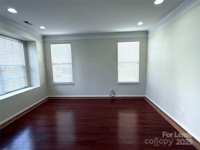 Building Photo - 7549 Bluff Point Ln