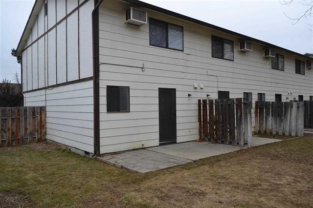 Building Photo - 2 Bedroom 1.5 Bathroom 4 plex (6 month lea...