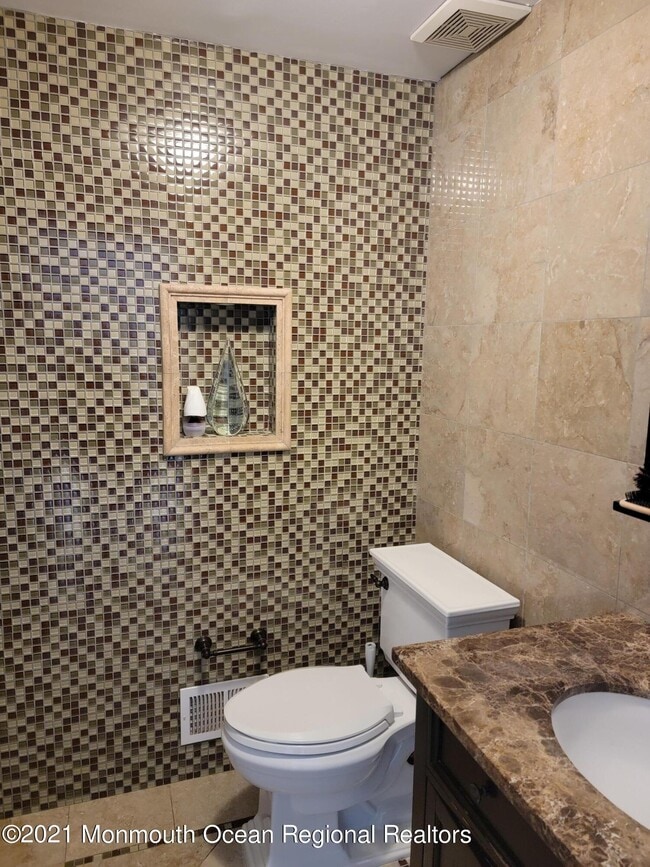 Building Photo - 28 Musket Ln