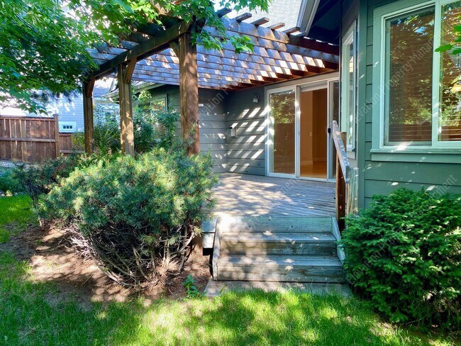 Building Photo - 3-BR 2-BA Boyd Acres Beauty