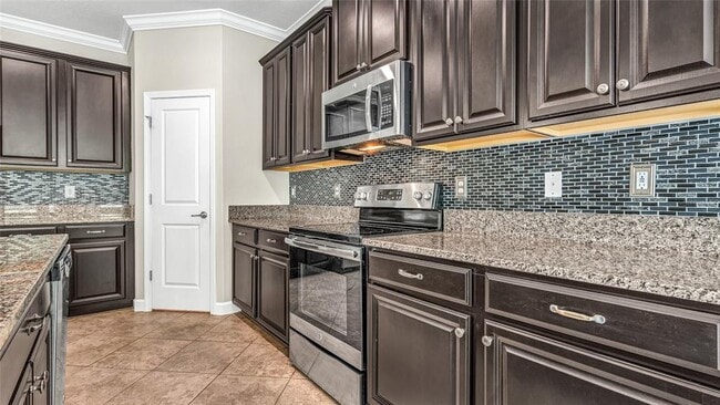 Building Photo - 1695 Ludington Ave