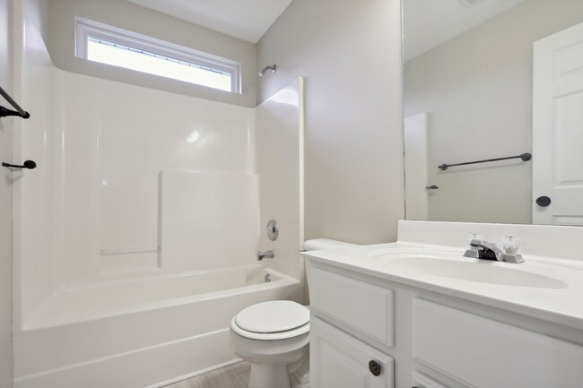 Bath Upstairs - 115 Cavalier Dr