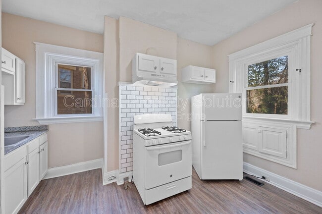 Building Photo - 816 Windham Ave