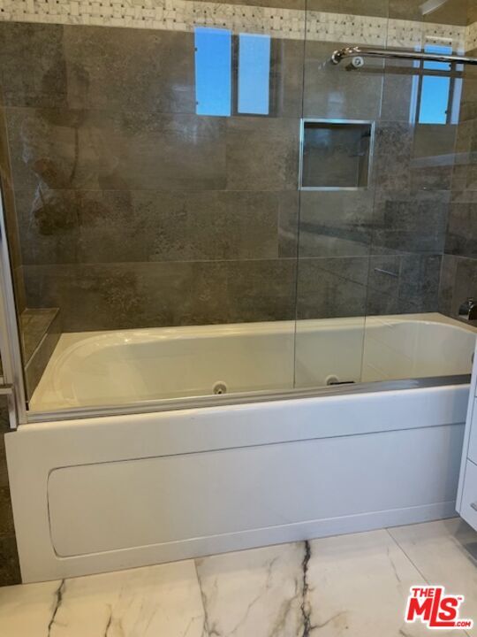 Building Photo - 1445 S Fairfax Ave