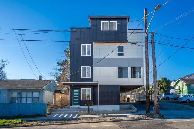 Building Photo - 7719 Renton Ave S