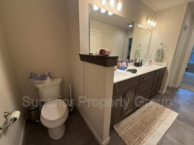 Building Photo - 2865 Endive Dr