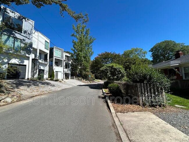 Building Photo - 1526 Landis Ave