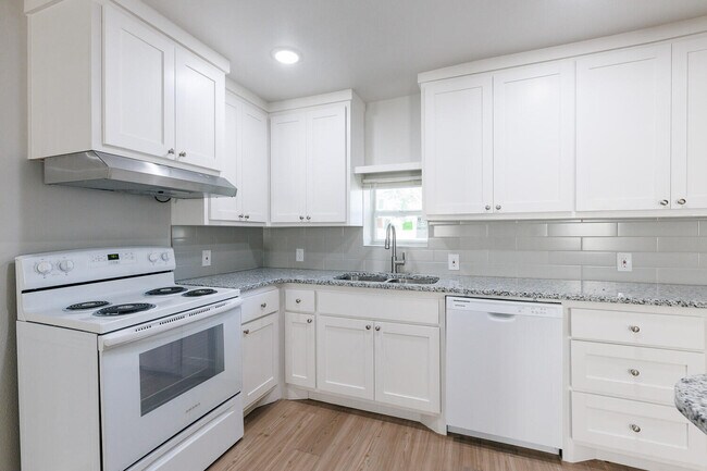 Building Photo - 401 Chestnut St