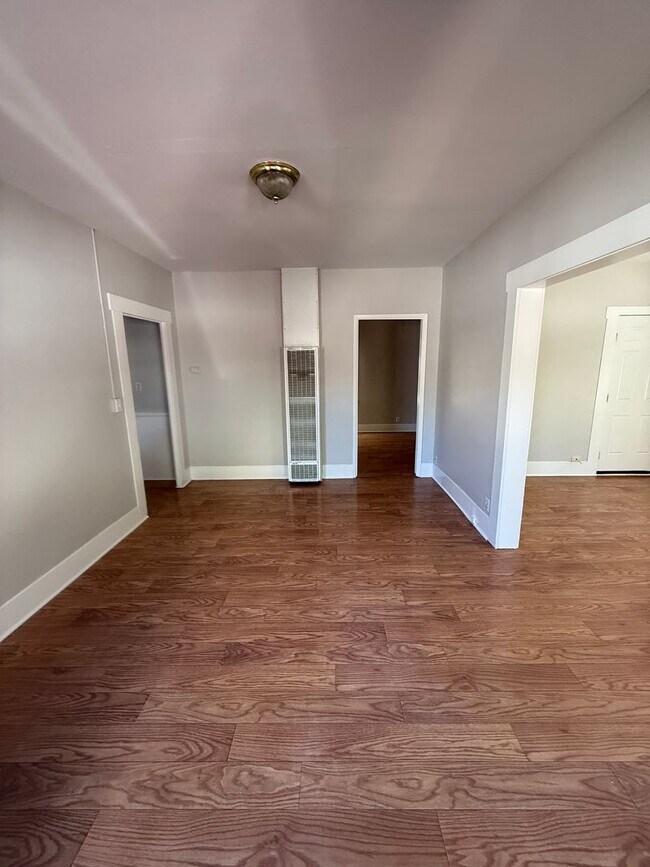 Building Photo - 61-0002