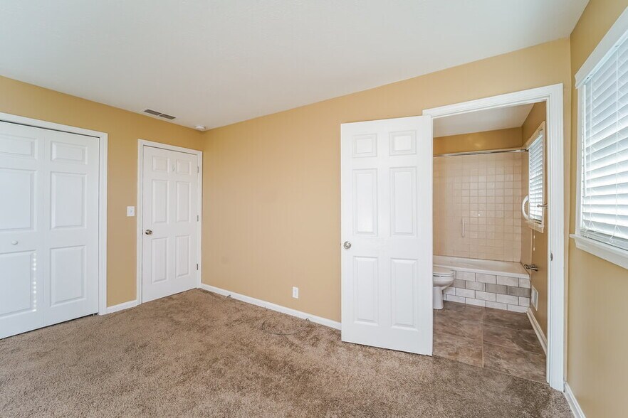 Building Photo - 6506 Missionary Ridge Dr