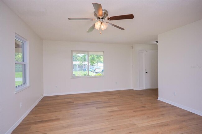 Building Photo - 6515 3rd St Ct W