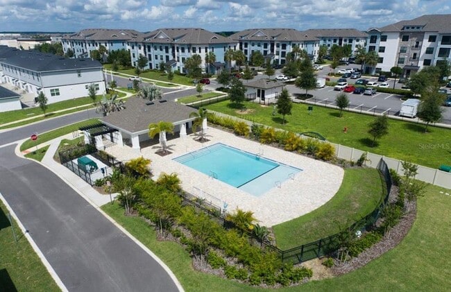 Building Photo - 9249 Gran Teatro Dr