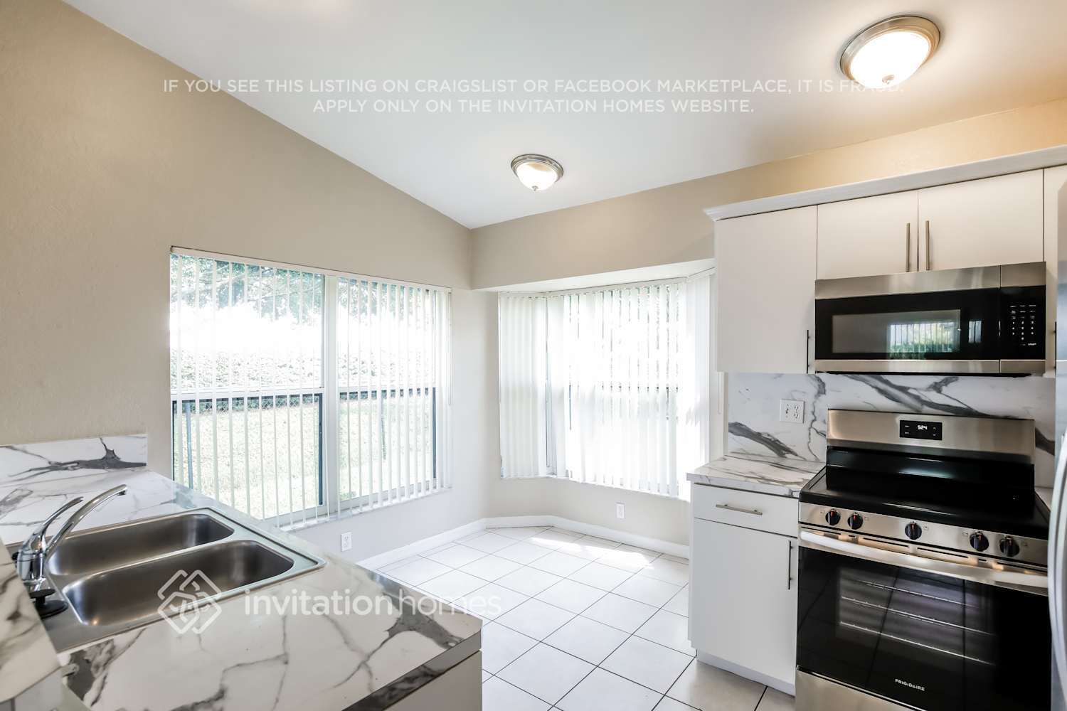 Building Photo - 211 NW 187th Ave