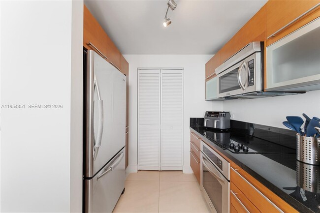 Building Photo - 253 NE 2nd St