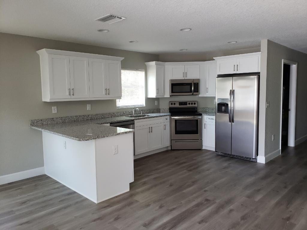 Building Photo - 903 E Renfro St