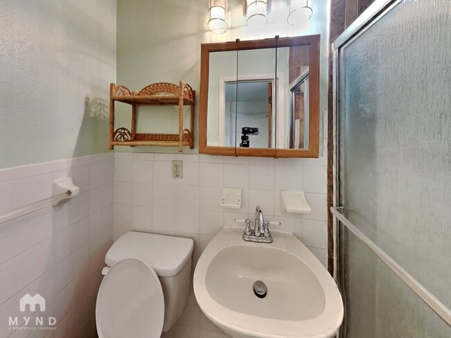 Building Photo - 968 Wicks Dr