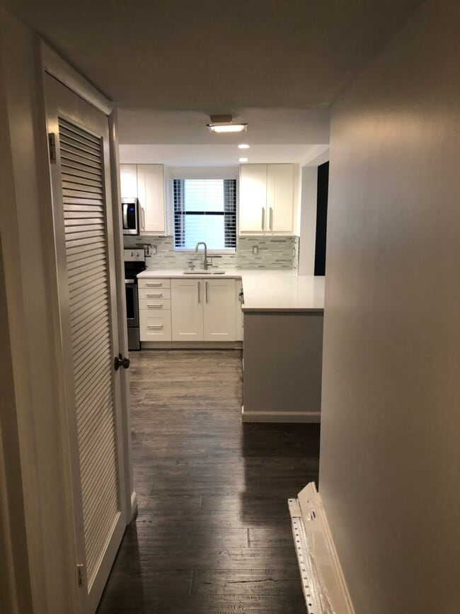 Building Photo - 2312 S Cypress Bend Dr