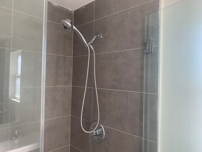 Building Photo - 708 W Gage Ave