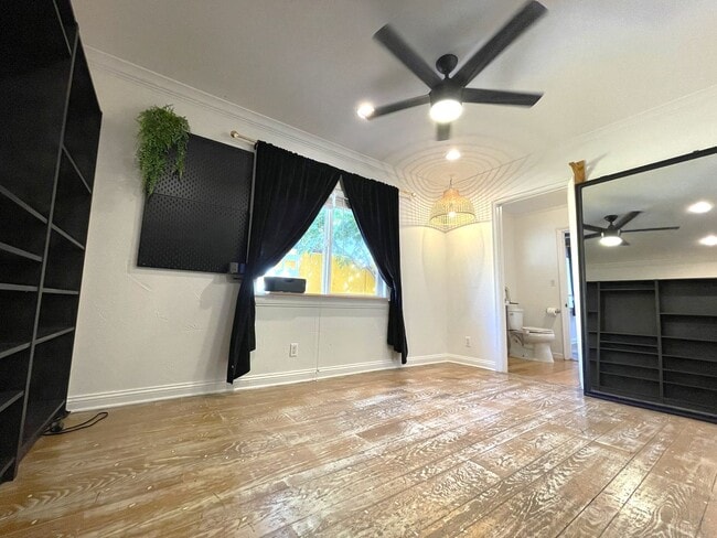 Building Photo - Custom 3-Bed, 2.5 -Bath Retreat with Luxur...