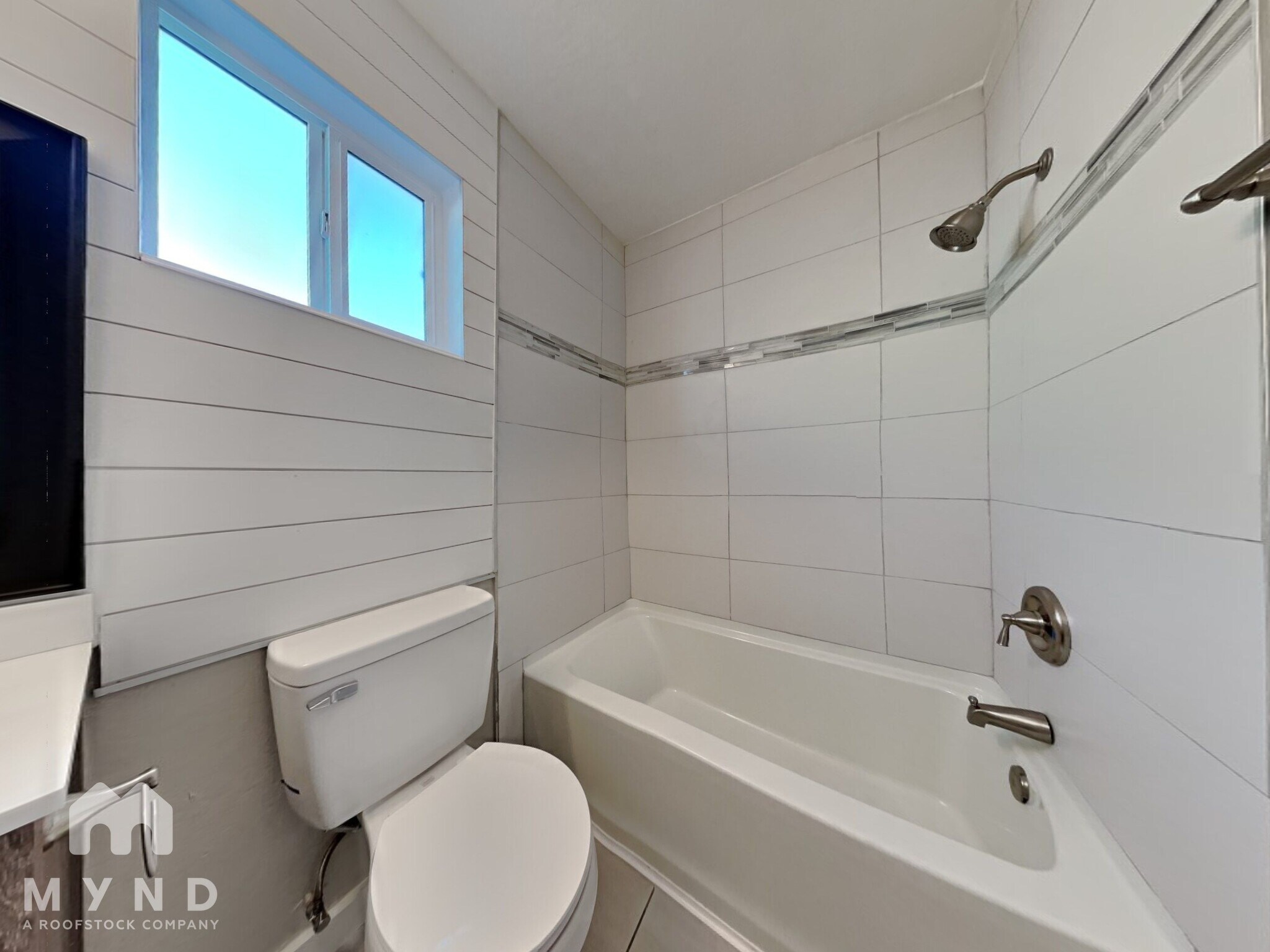 Building Photo - 227 W Kerry Ln