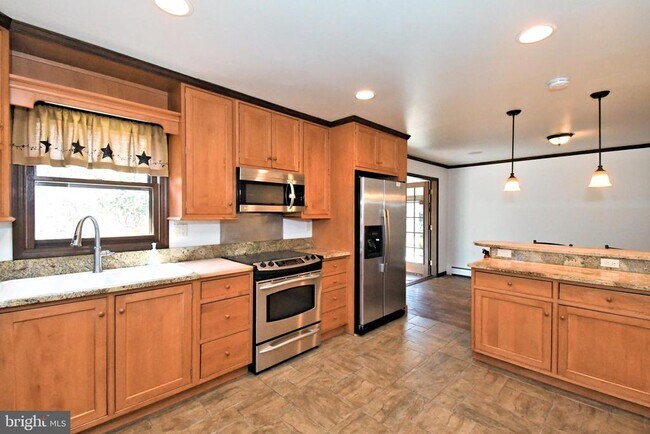 Building Photo - 306 Cedar Hill Rd