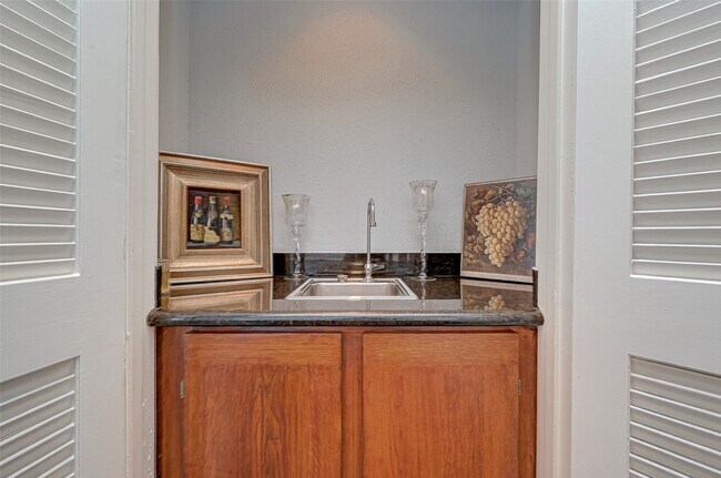 Building Photo - 2555 Bering Dr