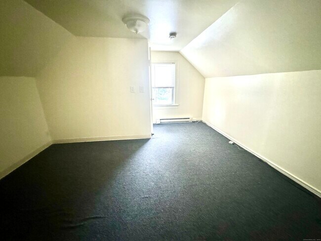 Building Photo - 5 W Main St