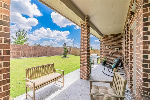 Building Photo - 2549 Birchcrest Dr