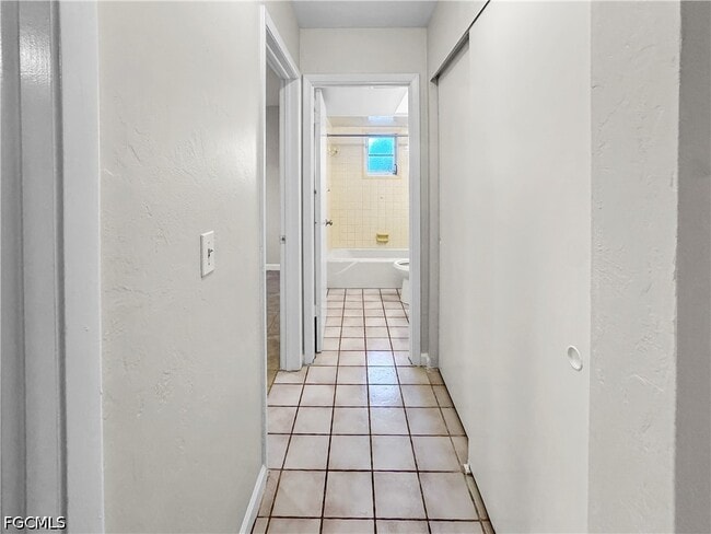 Building Photo - 206 SE 46th Ter