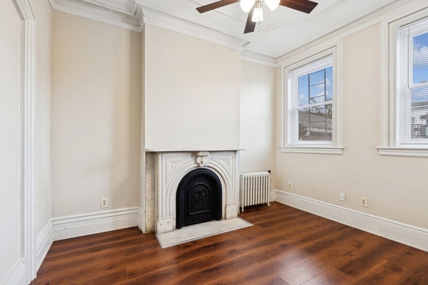 Building Photo - 591 Bramhall Ave