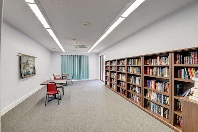 Building Photo - 14527 Bonaire Blvd