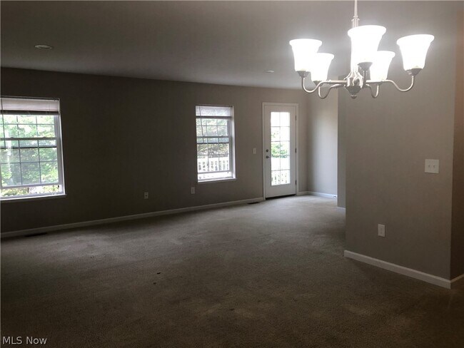 Building Photo - 1925 E 86th St