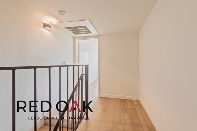 Building Photo - Breathtaking Two Bedroom with Spacious Roo...