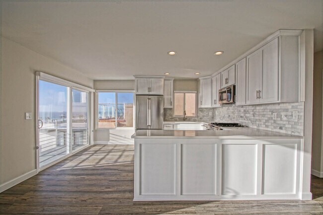 Building Photo - REMODELED, BRIGHT & AIRY, 2-STORY HOME W/ AMAZING PANORAMIC OCEAN VIEWS, 2 LIVING SPACES, 2 LARGE...