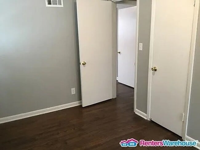 Building Photo - Single Family House for rent, Available NOW
