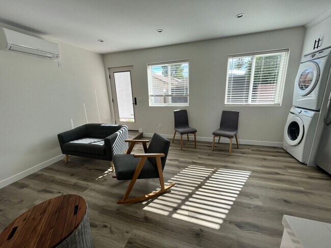 Building Photo - 7462 Sausalito Ave