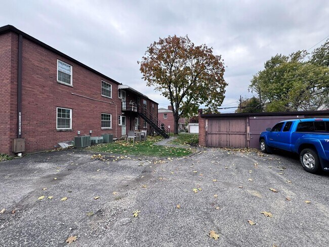 Building Photo - 2126 Harwitch Rd