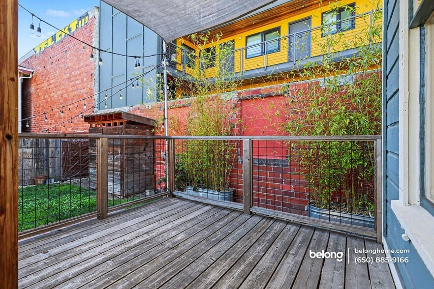 Building Photo - 663 24th St