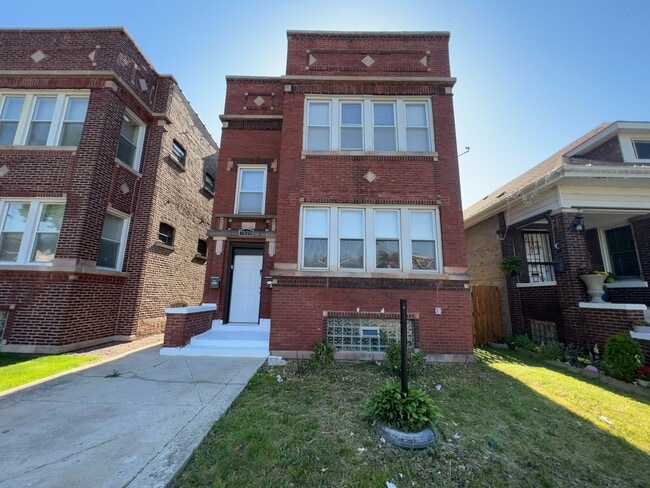 Building Photo - 7525 S Green St