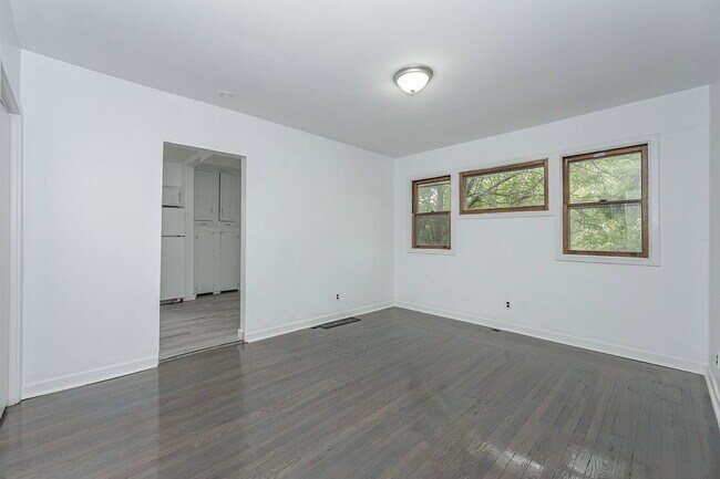 Building Photo - 639 Probasco St